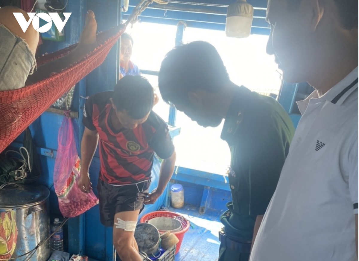 Tìm kiếm tàu gây tai nạn khiến 1 thuyền viên mất tích tại vùng biển Ninh Thuận